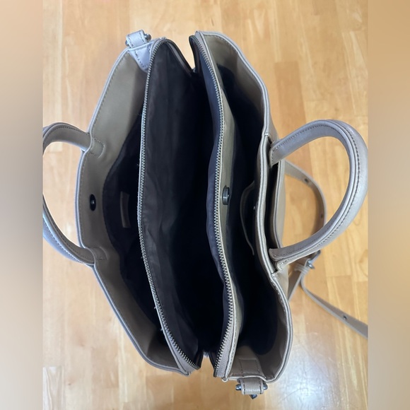 Matt &Nat satchel bag purse. Great for work or weekend! Vegan leather. - Picture 5 of 10